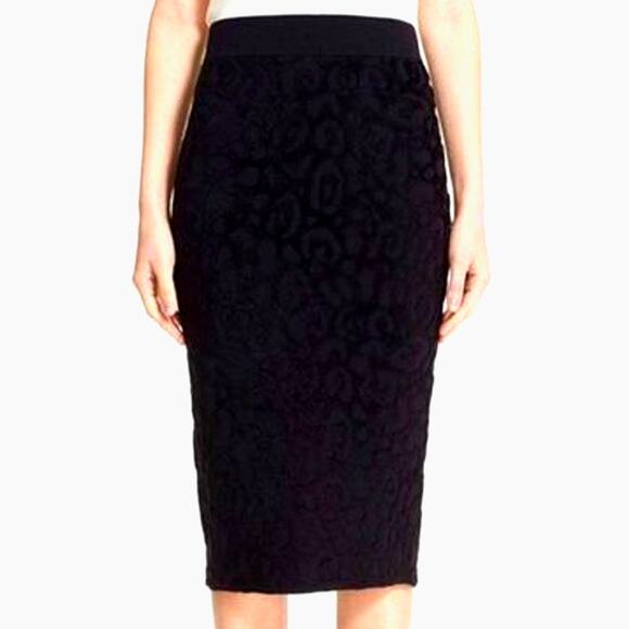 BURBERRY London Black Tone-on-Tone Textured Bodycon Midi Sweater Skirt | Size XL - Picture 1 of 10
